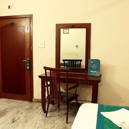 Oyo 1224 New Alipore Calcutta Exteriör bild