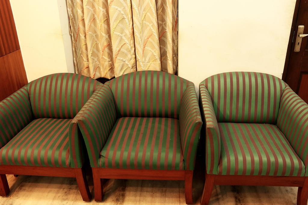 Oyo 1224 New Alipore Calcutta Exteriör bild