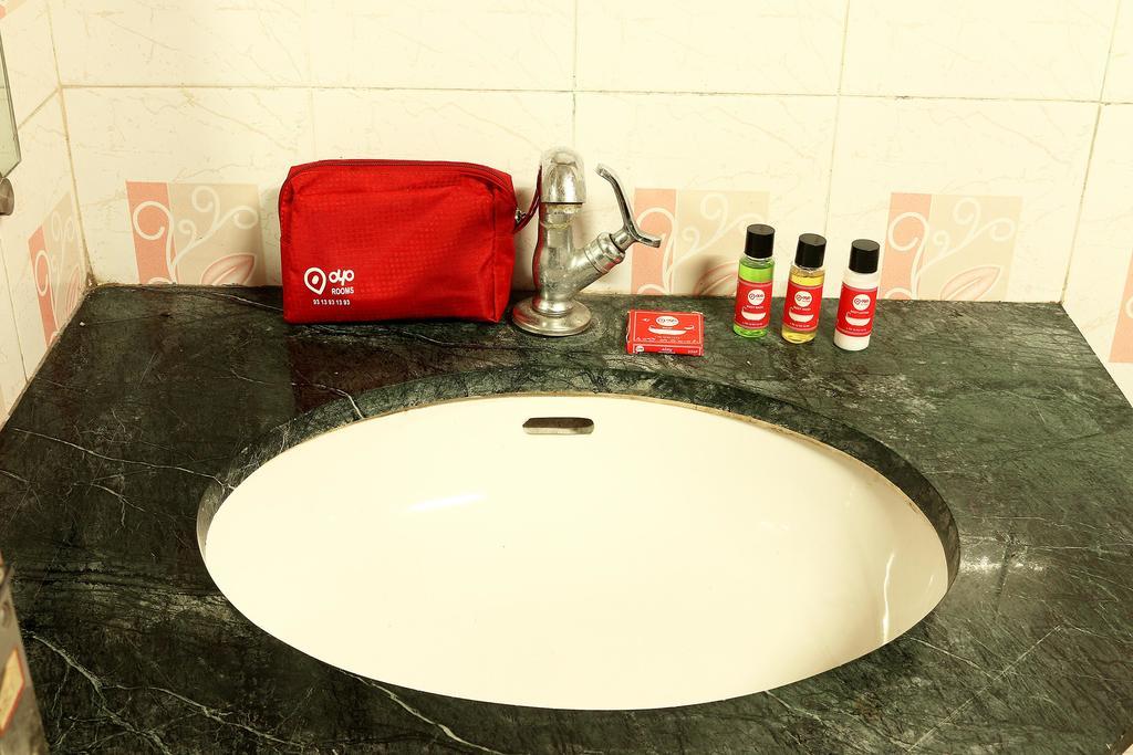 Oyo 1224 New Alipore Calcutta Exteriör bild